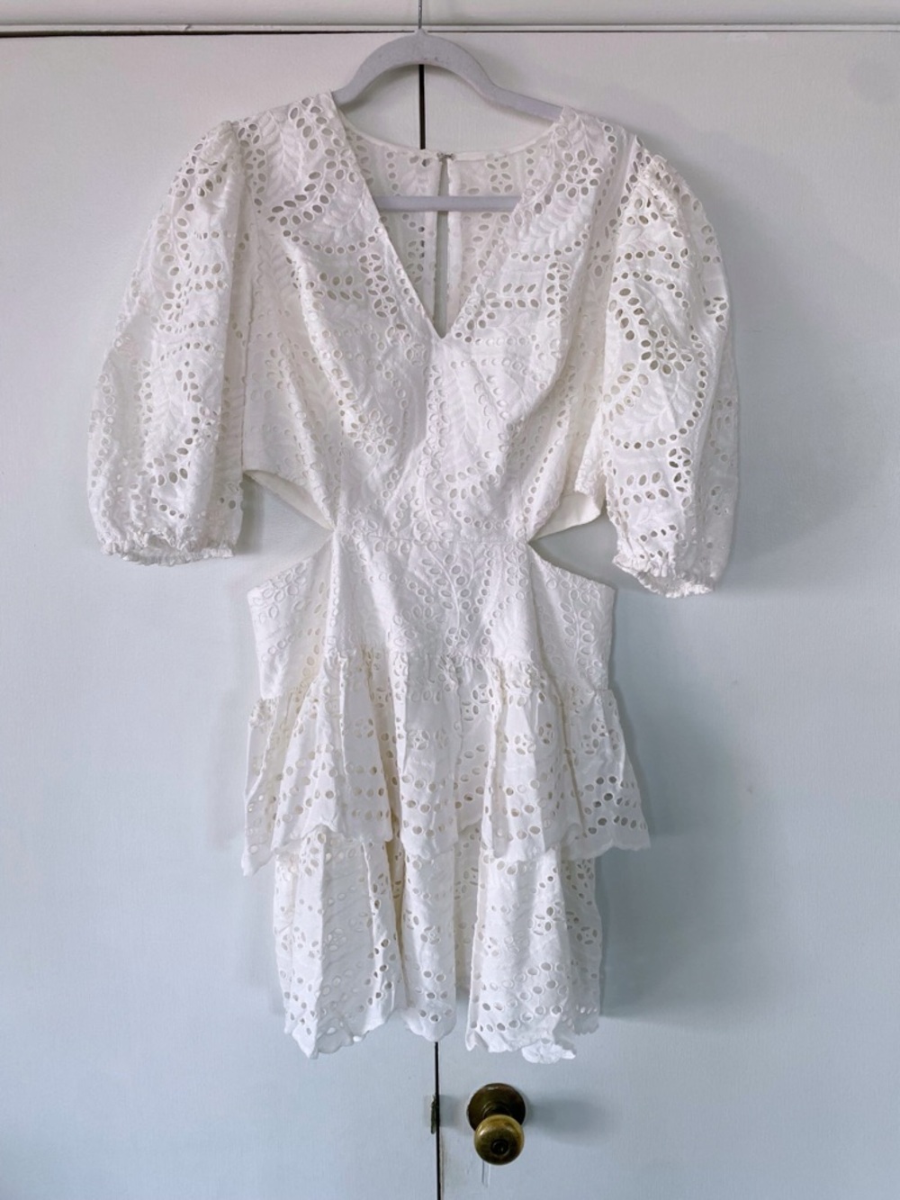 BCBGMaxAzria White Eyelet Puff Sleeve Cut Out Tiered Mini Dress! 🐚 - Picture 17 of 17